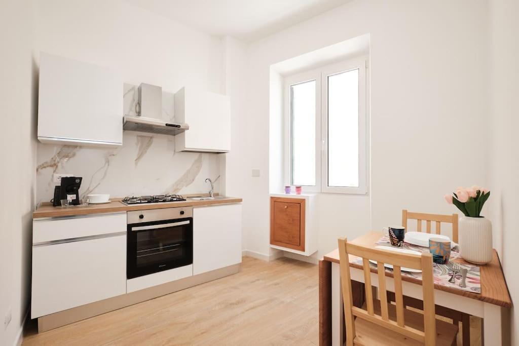 20 Minuti Vaticano - Nido Shopping Folkoristico Apartamento Roma